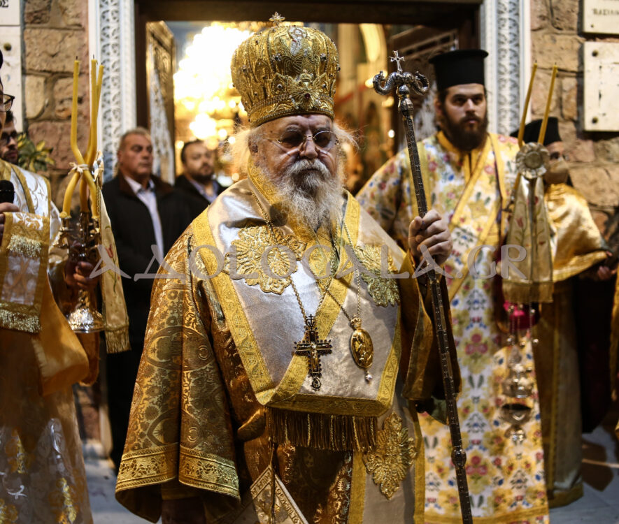 Η Ακολουθία του Επιτάφιου στον Μητροπολιτικό Ιερό Ναό του Αγίου Νικολάου Καισαριανής (Φωτορεπορτάζ)