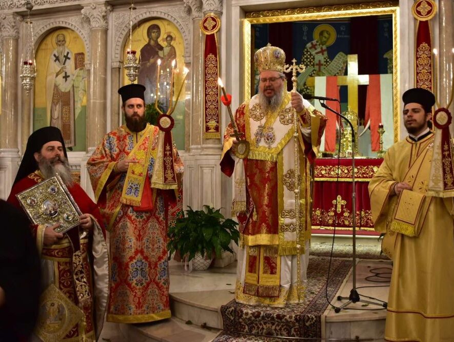 Ανάσταση στον Ιερό Μητροπολιτικό Ναό Αγίου Αχιλλίου Λαρίσης