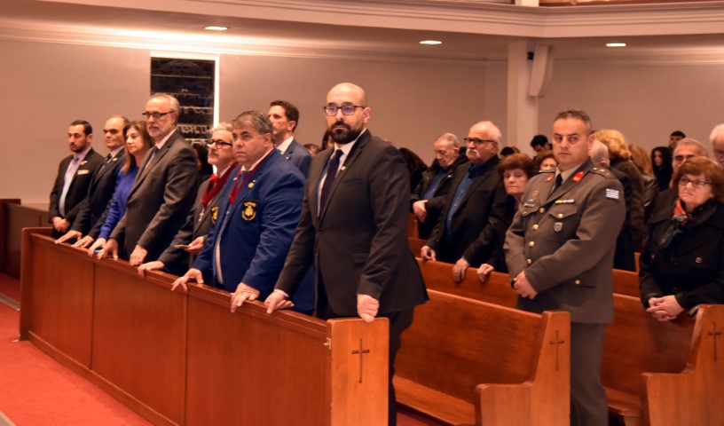 Τo άγημα των Ευζώνων στην Ακολουθία του Ακάθιστου Ύμνου στο ναό του Τσέρι Χιλ
