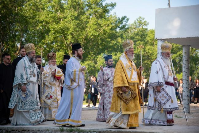 Εγκαίνια Ιερού Ναού Αγίου Βασιλείου στον Λευκώνα Σερρών από τον Μητροπολίτη Θεολόγο 
