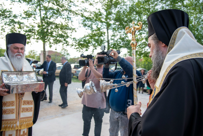 Εγκαίνια Ιερού Ναού Αγίου Βασιλείου στον Λευκώνα Σερρών από τον Μητροπολίτη Θεολόγο 