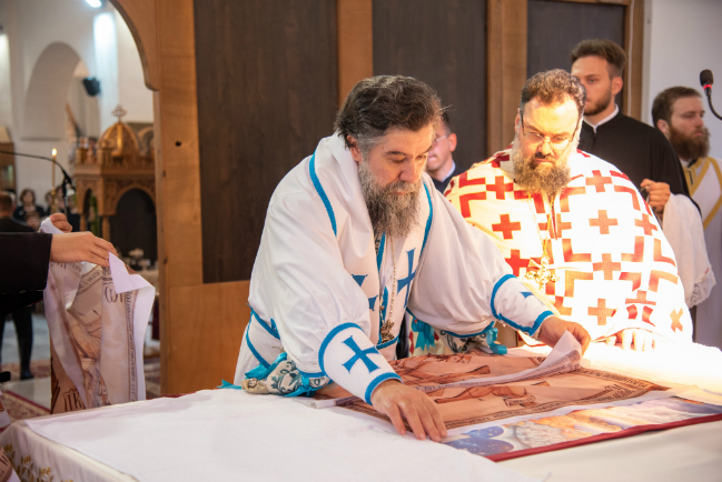 Εγκαίνια Ιερού Ναού Αγίου Βασιλείου στον Λευκώνα Σερρών από τον Μητροπολίτη Θεολόγο 