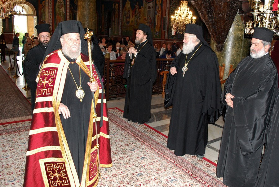 Η πόλη της Νέας Σμύρνης εορτάζει την πολιούχο της Αγία Φωτεινή