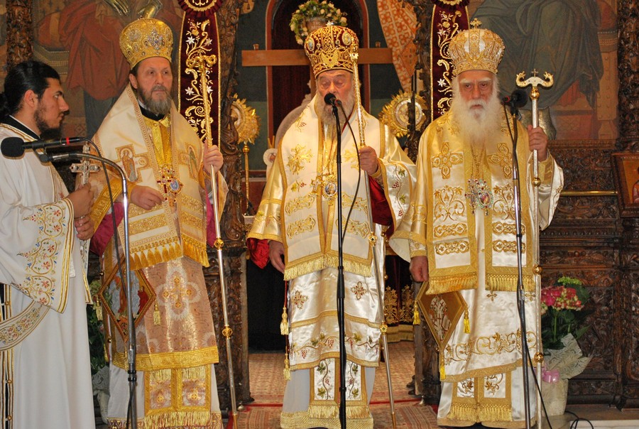 Η πόλη της Νέας Σμύρνης εορτάζει την πολιούχο της Αγία Φωτεινή