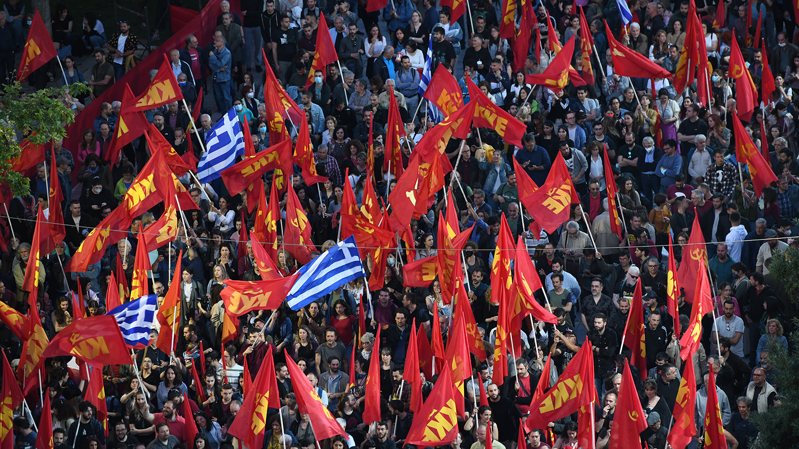 Μεγάλη προεκλογική συγκέντρωση του ΚΚΕ στο Σύνταγμα - «ΤΩΡΑ ΚΚΕ» σχηματίστηκε στην κατακόκκινη πλατεία