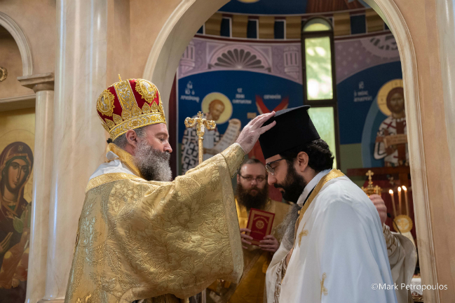 Σύδνεϋ Χειροτονία Πρεσβυτέρου π. Παντελεήμονα Τουμπελέκη από τον Αρχιεπίσκοπο Αυστραλίας Μακάριο 