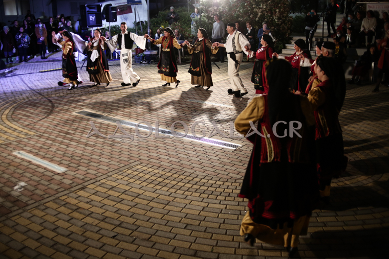 ιερός_ναός_αγίων_τιμοθέου_και_μαύρας_ηλιουπολη_αθηνα_πανηγυρι_2023_εσπερινος_λιτανεία_εκδήλωση_χοιροι (4 of 62)