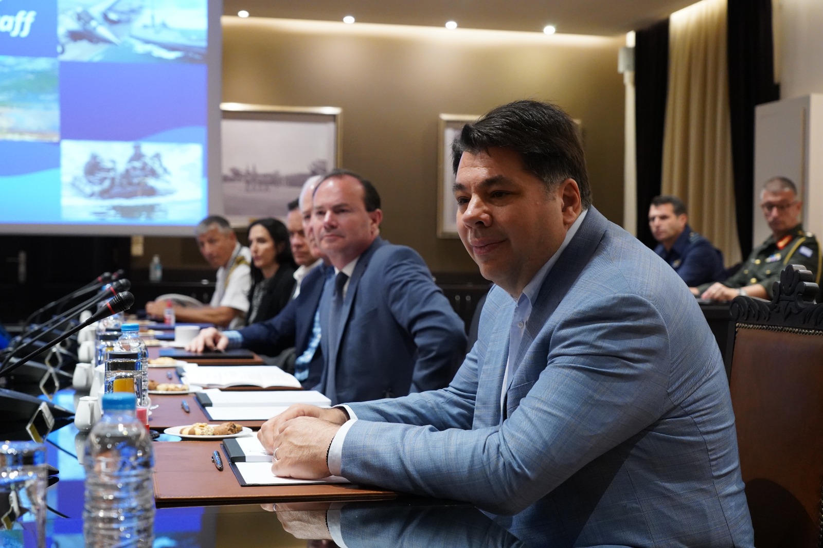 Αντιπροσωπεία του αμερικανικού Κογκρέσου στο ΓΕΕΘΑ - Τους υποδέχθηκε ο Στρατηγός Κων. Φλώρος