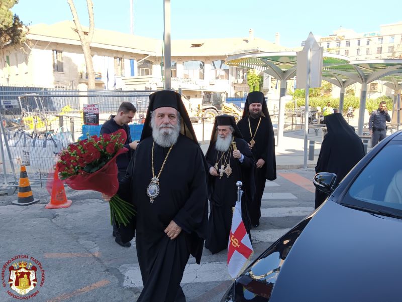 Ιερουσαλήμ Ο Πατριάρχης Θεόφιλος λειτούργησε την Δευτέρα του Αγίου Πνεύματος στον πανηγυρίζοντα Ναό της Ρωσικής Αποστολής 