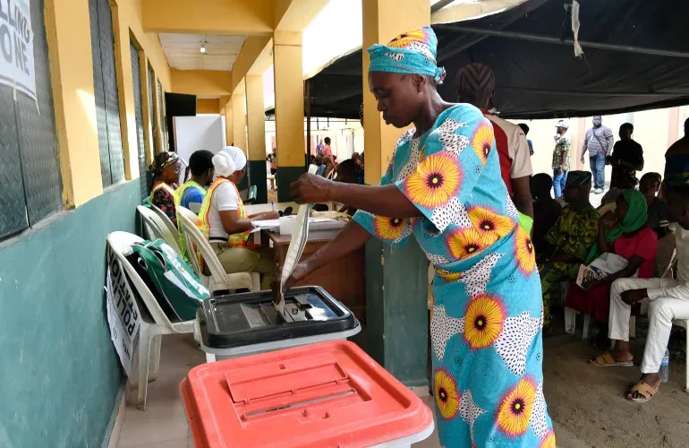 Νιγηρία Παρατηρητές της ΕΕ αναφέρουν ότι οι εκλογές του 2023 διέβρωσαν την εμπιστοσύνη των ψηφοφόρων