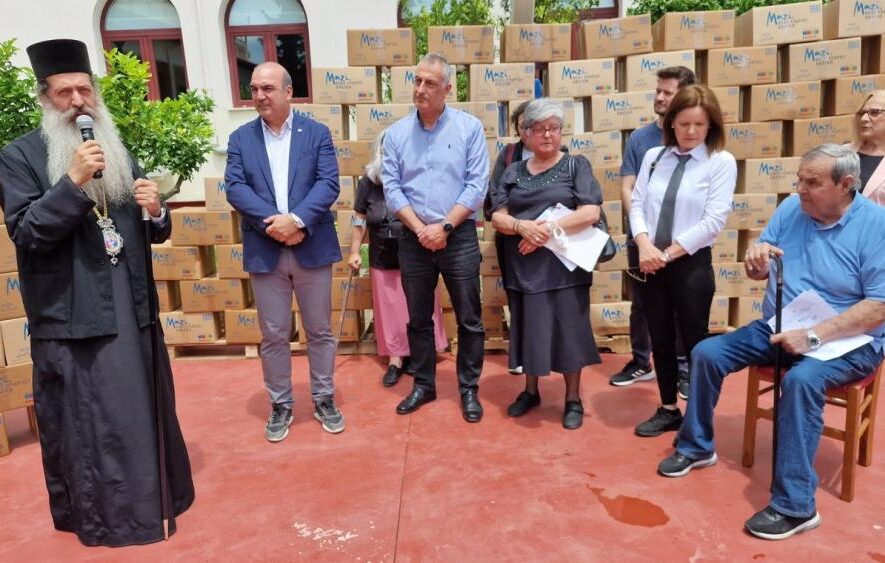 Τριάντα δυο χιλιάδες έτοιμα γεύματα προσέφερε ο Μητροπολίτης Φθιώτιδος