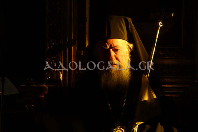 ΦΩΤΟΡΕΠΟΡΤΑΖ: Ο Μητροπολίτης Ελευθερουπόλεως Χρυσόστομος στον πανηγυρίζοντα Άγιο Παύλο οδού Ψαρών 