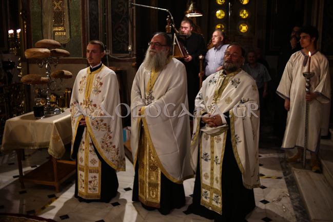 ΦΩΤΟΡΕΠΟΡΤΑΖ: Ο Μητροπολίτης Ελευθερουπόλεως Χρυσόστομος στον πανηγυρίζοντα Άγιο Παύλο οδού Ψαρών 