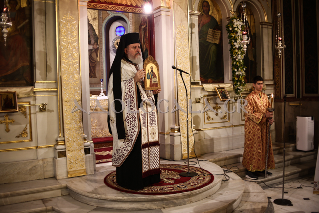 ΦΩΤΟΡΕΠΟΡΤΑΖ: Ο Μητροπολίτης Ελευθερουπόλεως Χρυσόστομος στον πανηγυρίζοντα Άγιο Παύλο οδού Ψαρών 