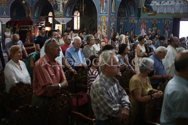 Αθήνα: Η εορτή του Μεγαλομάρτυρα Αγίου Αιμιλιανού στον Λόφο Σκουζέ (Φωτορεπορτάζ)
