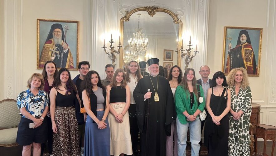 Μαθητές δέχθηκε στα γραφεία της Αρχιεπισκοπής στη Νέα Υόρκη ο Αρχιεπίσκοπος Ελπιδοφόρος