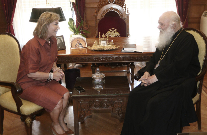 Συνάντηση του Αρχιεπισκόπου Ιερωνύμου με την υφυπουργό Παιδείας Ζέττα Μακρή