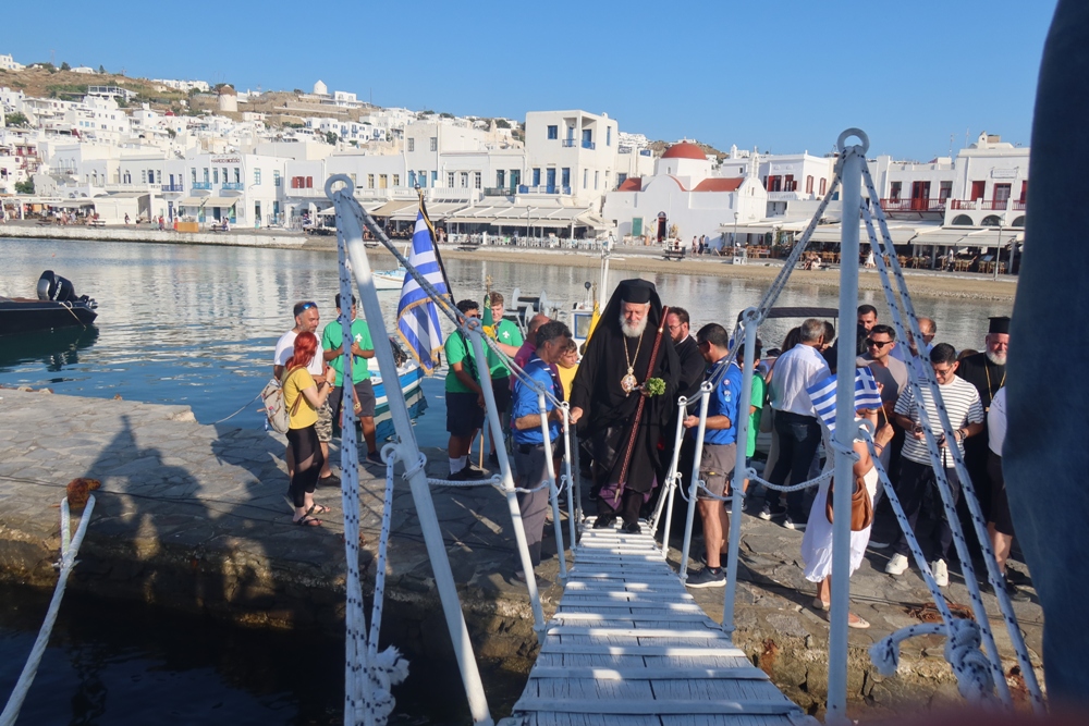 Σύρος Τον Αγιασμό του Ιστιοφόρου «Ευαγγελίστρια» τέλεσε ο Μητροπολίτης Δωρόθεος