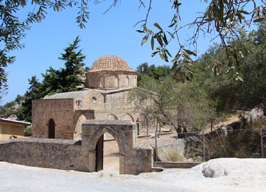 Oδοιπορικό σε χώρους αρχαίους και αγιασμένους της σκλαβωμένης Μητρόπολης Κυρηνείας