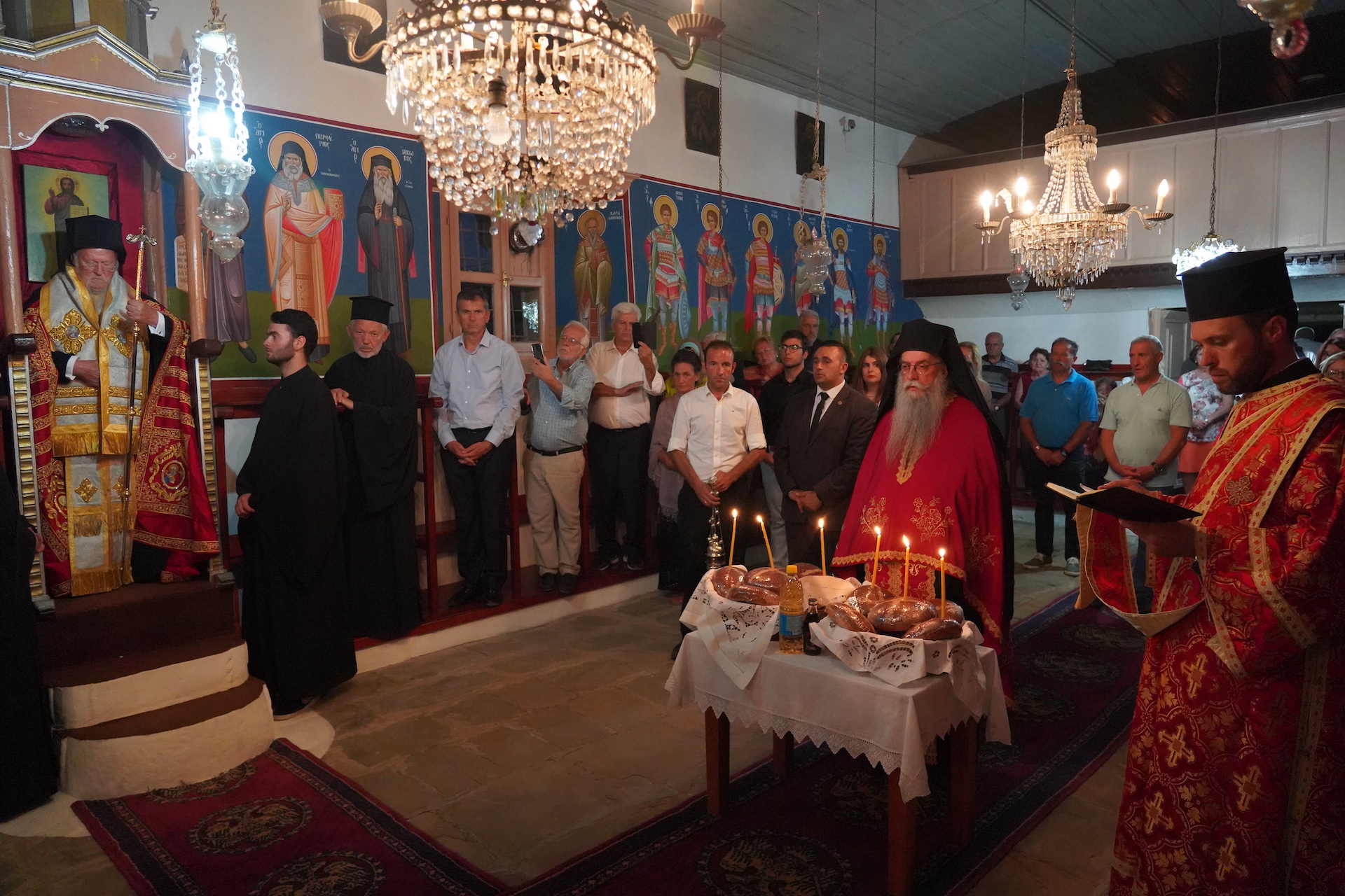 Η Απόδοση της εορτής της Κοιμήσεως της Θεοτόκου στο χωριό του Οικουμενικού Πατριάρχη