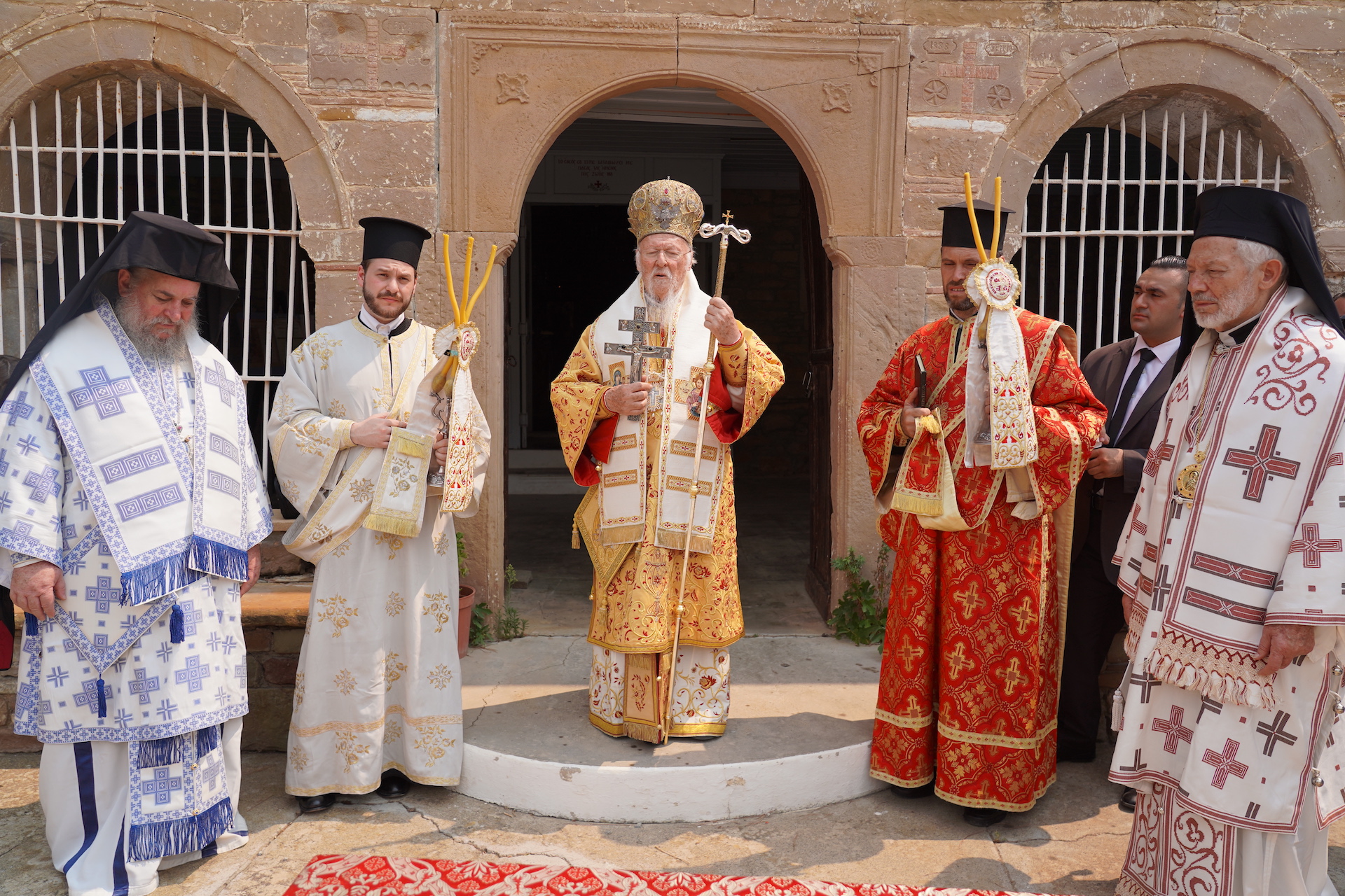Η Απόδοση της εορτής της Κοιμήσεως της Θεοτόκου στο χωριό του Οικουμενικού Πατριάρχη