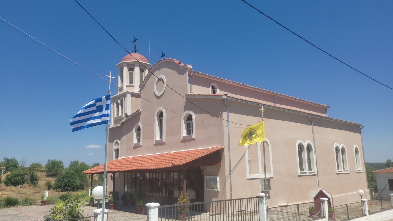 Κόρυμβος: Στον ιερό ενοριακό ναό Παμμεγίστων Ταξιαρχών ιερούργησε ο Μητροπολίτης Διδυμοτείχου Δαμασκηνός