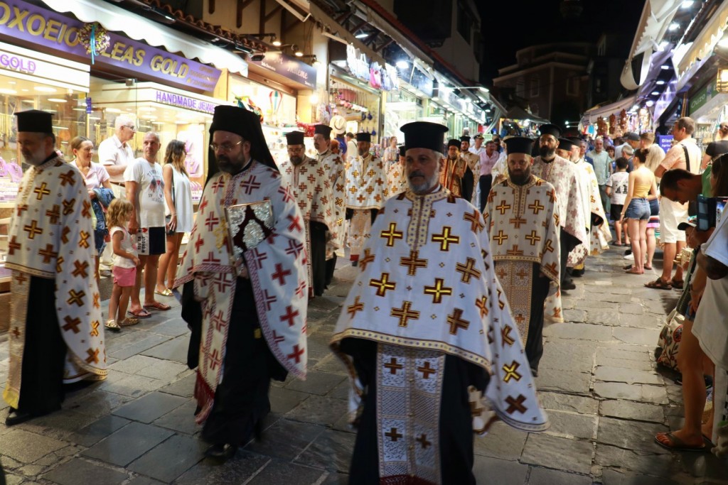 Με λαμπρότητα η εορτή του προστάτη της Ρόδου, Αγίου Φανουρίου 
