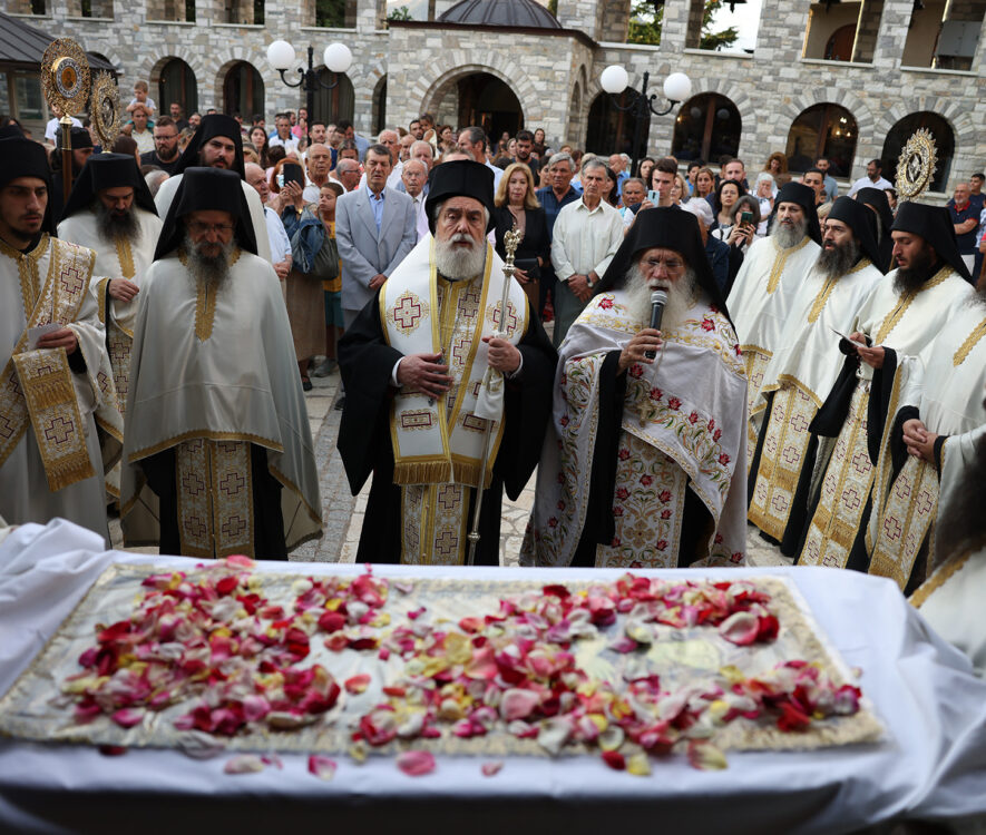 Τα εγκώμια της Υπεραγίας Θεοτόκου στην Ιερά Μονή Τρικόρφου Φωκίδος (2)