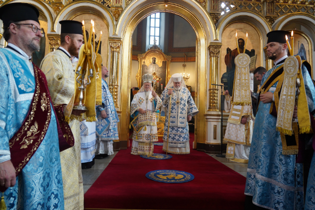 Πλήθος πιστών στην Πατριαρχική Θεία Λειτουργία στο Ελσίνκι της Φινλανδίας 