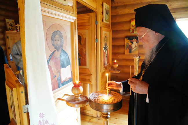 Πλήθος πιστών στην Πατριαρχική Θεία Λειτουργία στο Ελσίνκι της Φινλανδίας 