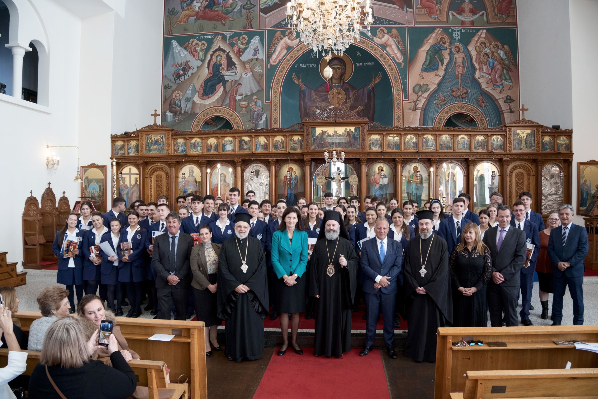 Ο Αρχιεπίσκοπος Αυστραλίας ευλόγησε νέους που αποφοίτησαν από ελληνορθόδοξα Κολλέγια του Σύδνεϋ
