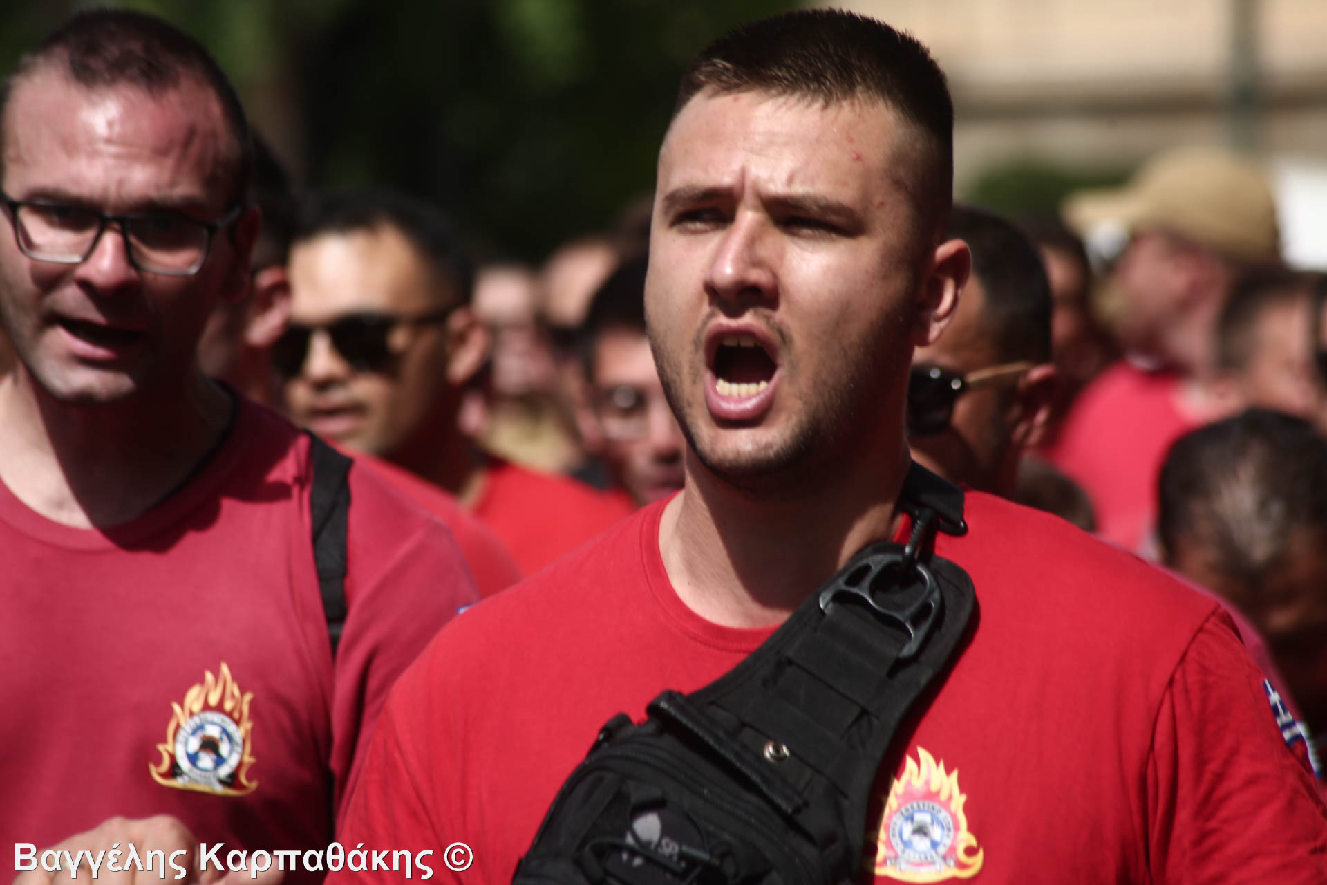 ΦΩΤΟΡΕΠΟΡΤΑΖ: Εκατοντάδες διαδηλωτές στο κέντρο της Αθήνας ενάντια στο εργασιακό νομοσχέδιο της Κυβέρνησης