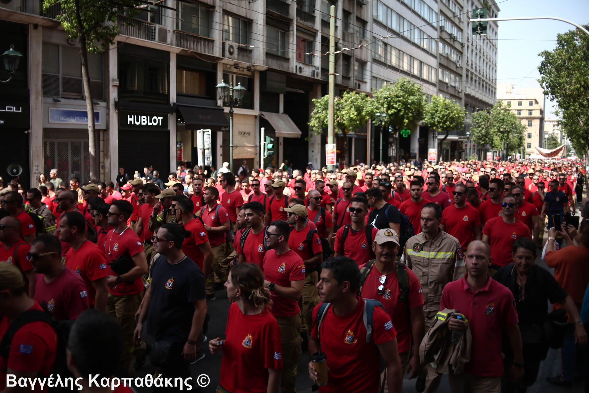 ΦΩΤΟΡΕΠΟΡΤΑΖ: Εκατοντάδες διαδηλωτές στο κέντρο της Αθήνας ενάντια στο εργασιακό νομοσχέδιο της Κυβέρνησης