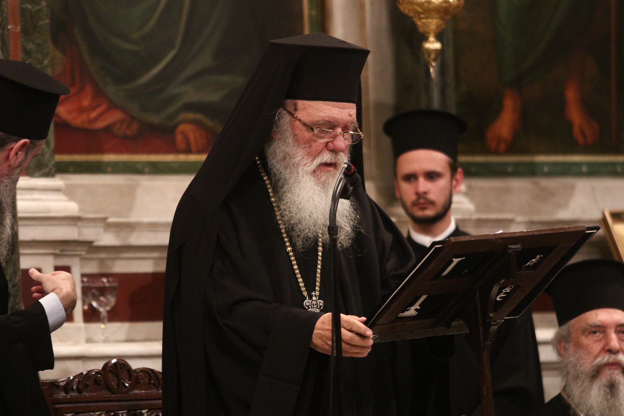 Έναρξη του Διεθνούς Επιστημονικού Συνεδρίου στον Μητροπολιτικό Ιερό Ναό των Αθηνών 