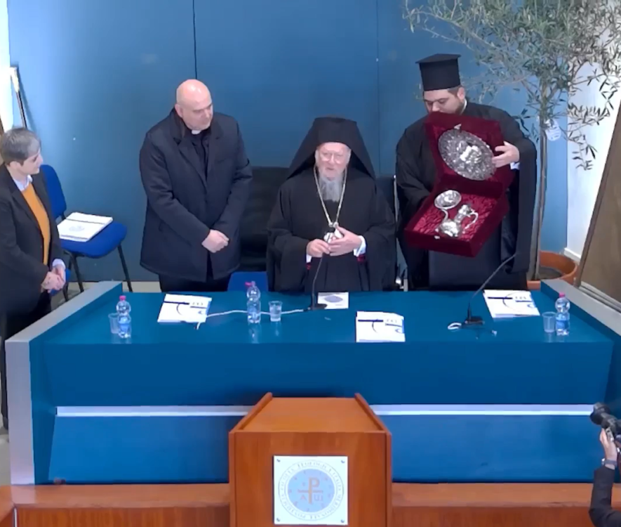 Αναγόρευση του Οικουμενικού Πατριάρχη σε Επίτιμο Διδάκτορα της Ποντιφικής Θεολογικής Σχολής Ν. Ιταλίας