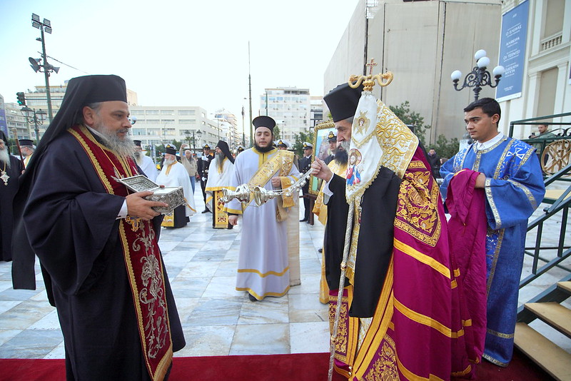 Ιερά Λείψανα των Αγίων Νεοφανών Μαρτύρων Ραφαήλ, Νικολάου και Ειρήνης υποδέχθηκε ο Πειραιάς