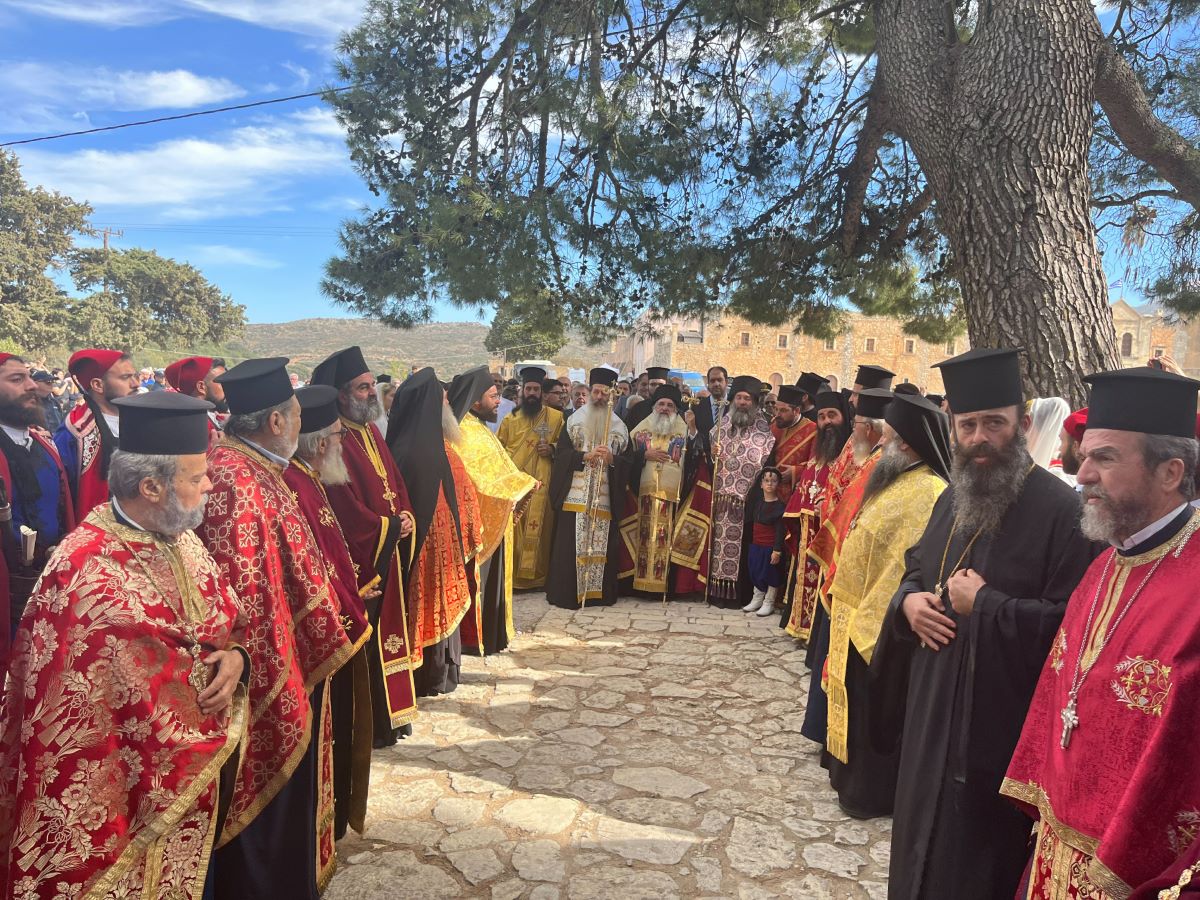 Λαμπρός ο εορτασμός για τη συμπλήρωση 157 ετών από την Αρκαδική Εθελοθυσία στη Μητρόπολη Ρεθύμνης