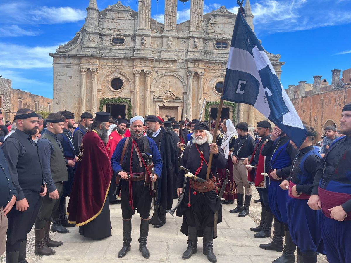 Λαμπρός ο εορτασμός για τη συμπλήρωση 157 ετών από την Αρκαδική Εθελοθυσία στη Μητρόπολη Ρεθύμνης