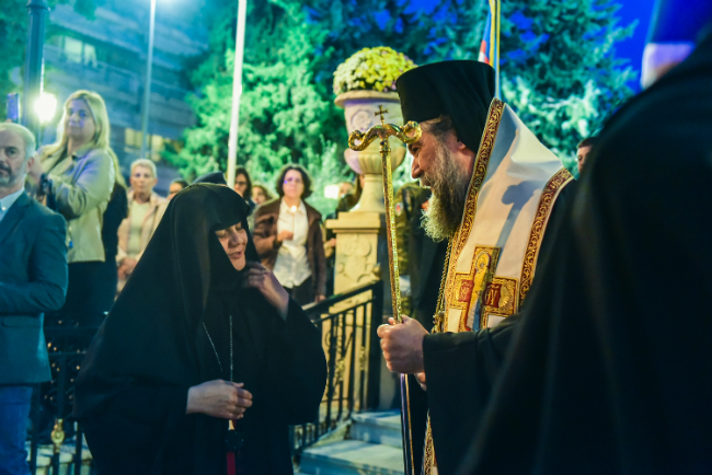 Πάνδημος υποδοχή της ιεράς εικόνος της Θεοτόκου της «Εικοσιφοινίσσης» στις Σέρρες