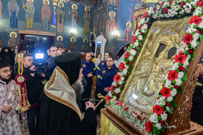 Πάνδημος υποδοχή της ιεράς εικόνος της Θεοτόκου της «Εικοσιφοινίσσης» στις Σέρρες