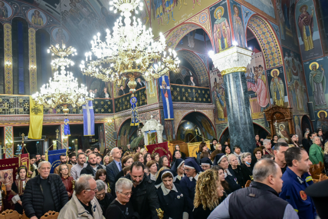 Πάνδημος υποδοχή της ιεράς εικόνος της Θεοτόκου της «Εικοσιφοινίσσης» στις Σέρρες