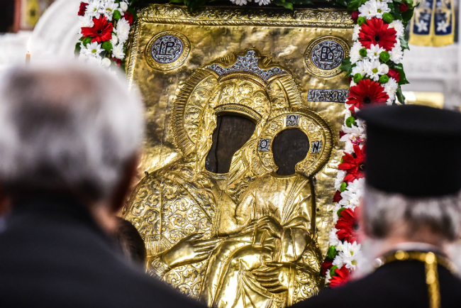 Πάνδημος υποδοχή της ιεράς εικόνος της Θεοτόκου της «Εικοσιφοινίσσης» στις Σέρρες