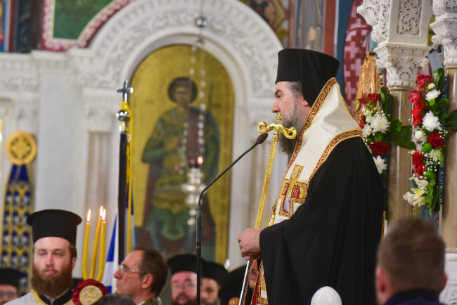 Πάνδημος υποδοχή της ιεράς εικόνος της Θεοτόκου της «Εικοσιφοινίσσης» στις Σέρρες
