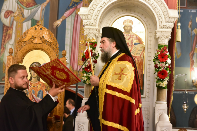 Πάνδημος υποδοχή της ιεράς εικόνος της Θεοτόκου της «Εικοσιφοινίσσης» στις Σέρρες