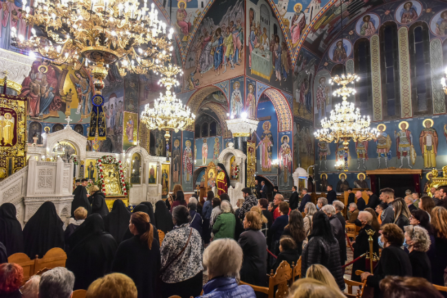 Πάνδημος υποδοχή της ιεράς εικόνος της Θεοτόκου της «Εικοσιφοινίσσης» στις Σέρρες