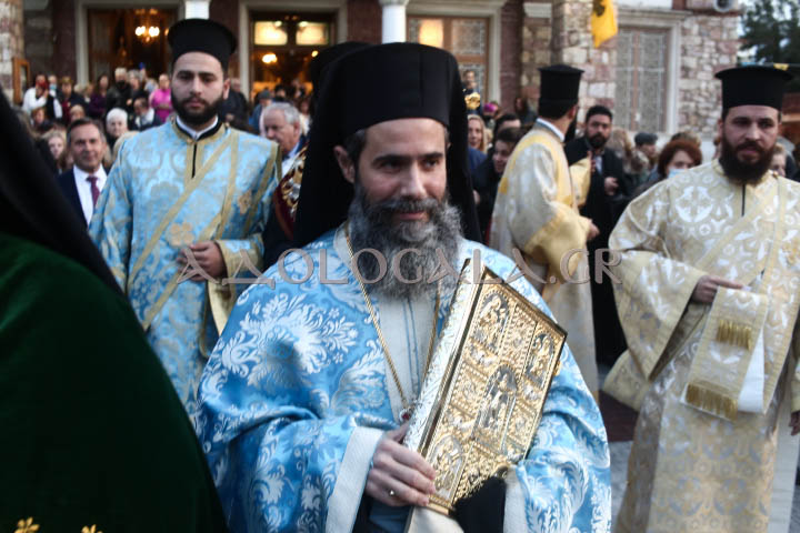 Ο Μητροπολίτης Θήρας Αμφιλόχιος στην Ιερά Λιτάνευση της Εικόνας του Αγίου Νικολάου στη Καλλιθέα (Φωτορεπορτάζ) 
