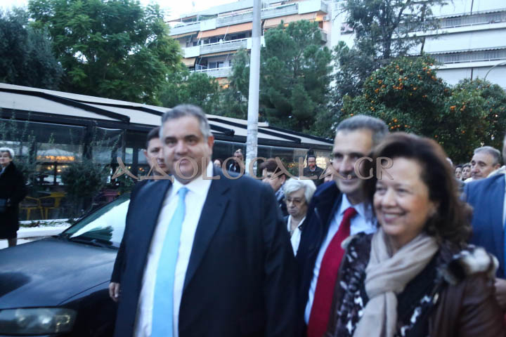 Ο Μητροπολίτης Θήρας Αμφιλόχιος στην Ιερά Λιτάνευση της Εικόνας του Αγίου Νικολάου στη Καλλιθέα (Φωτορεπορτάζ) 