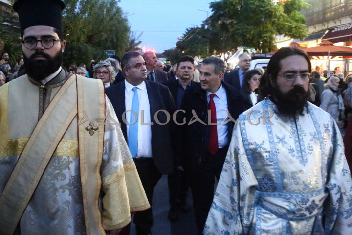 Ο Μητροπολίτης Θήρας Αμφιλόχιος στην Ιερά Λιτάνευση της Εικόνας του Αγίου Νικολάου στη Καλλιθέα (Φωτορεπορτάζ) 