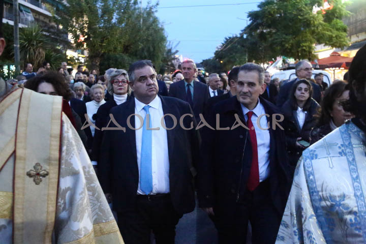 Ο Μητροπολίτης Θήρας Αμφιλόχιος στην Ιερά Λιτάνευση της Εικόνας του Αγίου Νικολάου στη Καλλιθέα (Φωτορεπορτάζ) 