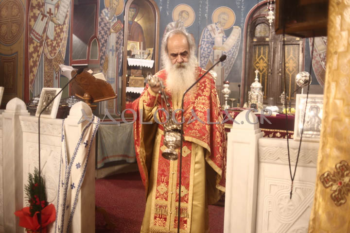 Ιερά Αγρυπνία για την εορτή του Αγίου Βασιλείου και το νέο έτος 2024 στο Γηροκομείο Αθηνών (Φωτορεπορτάζ)